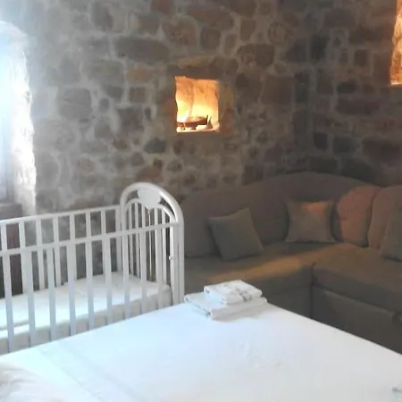 Authentic Dalmatian House Sara 公寓